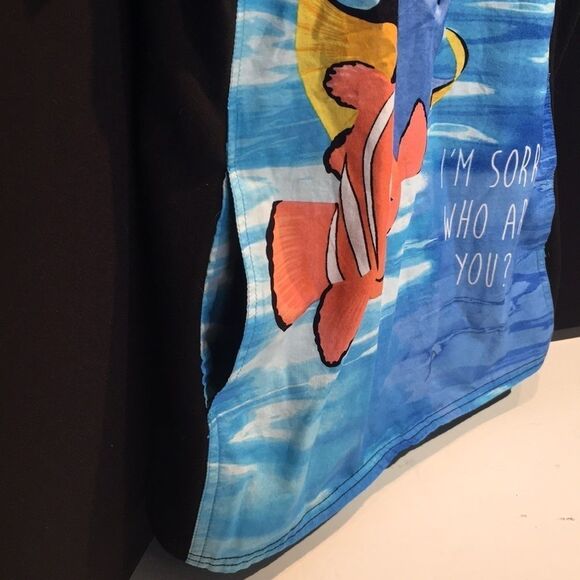 Disney Finding Nemo Finding Dori Nursing Scrub Top Size Small - Picture 7 of 11